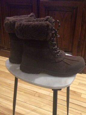 UGG Dark Brown Shearling Cuffed Lace-Up Winter Boot